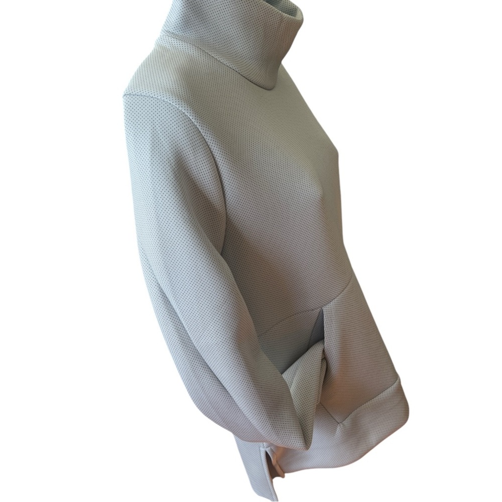 Under Armour Gray Sweatshirt with Turtleneck and Soft Fabric